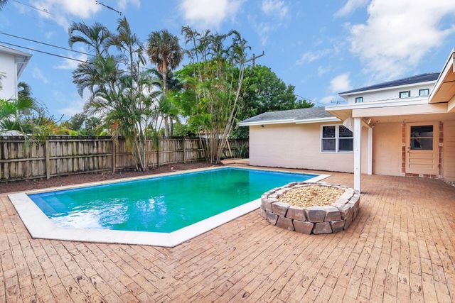 108 Rutland Boulevard, West Palm Beach, FL 33405