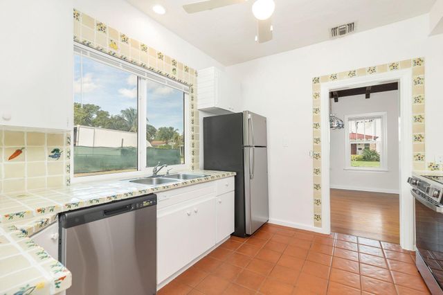 108 Rutland Boulevard, West Palm Beach, FL 33405
