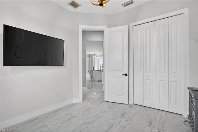 2661 43rd AVE NE, Naples, FL 34120