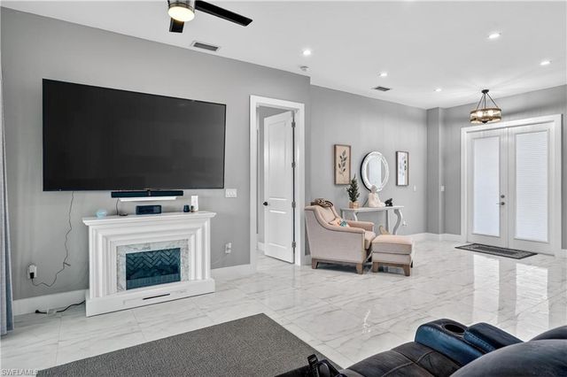 2661 43rd AVE NE, Naples, FL 34120