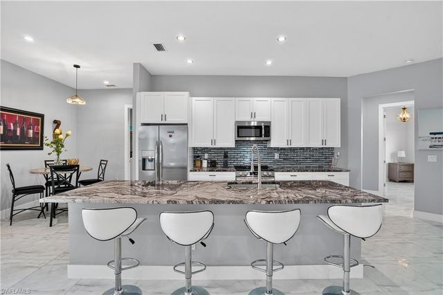 2661 43rd AVE NE, Naples, FL 34120