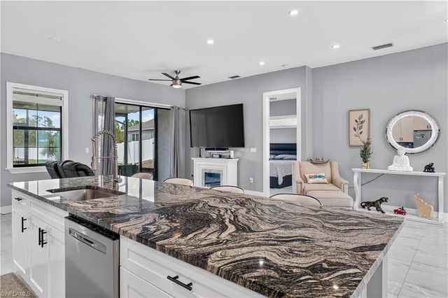 2661 43rd AVE NE, Naples, FL 34120