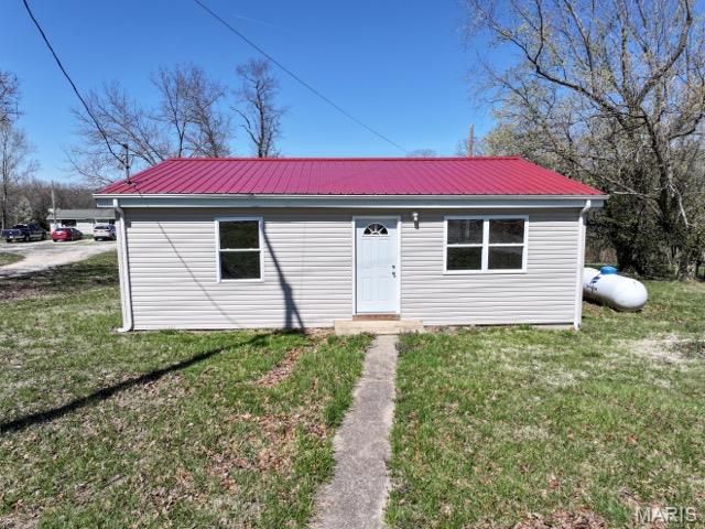 8 E hwy, Steelville, MO 65565