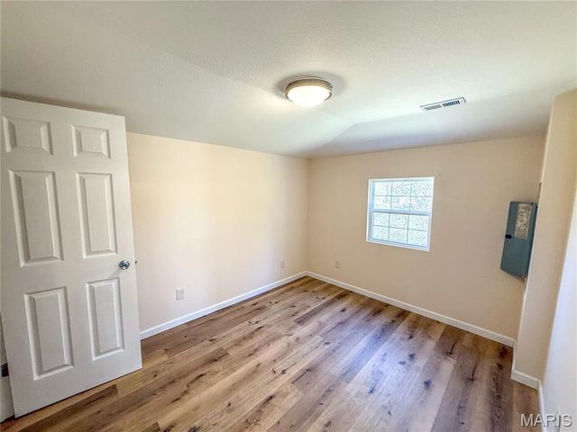 8 E hwy, Steelville, MO 65565