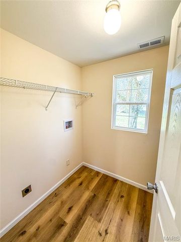 8 E hwy, Steelville, MO 65565