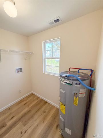 8 E hwy, Steelville, MO 65565