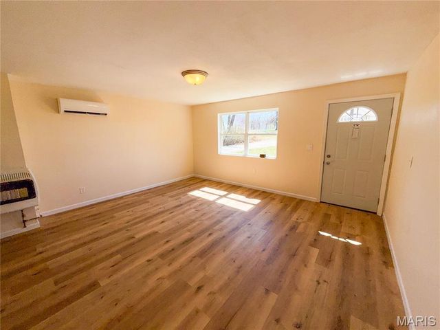 8 E hwy, Steelville, MO 65565