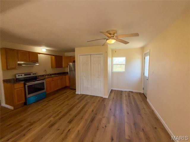 8 E hwy, Steelville, MO 65565