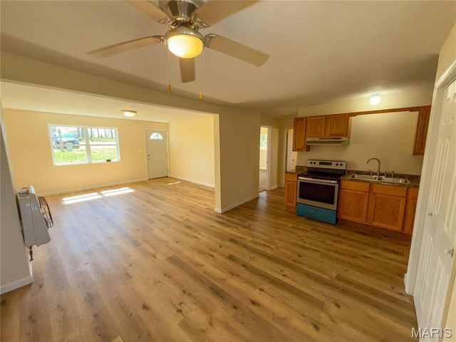 8 E hwy, Steelville, MO 65565