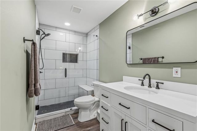 204 Carrington Estates Court, Woodstock, GA 30188