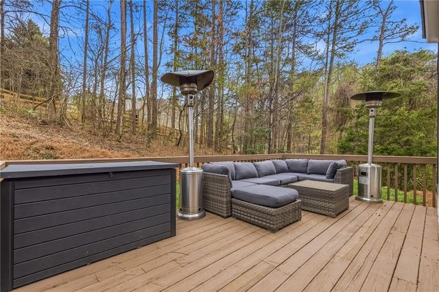 204 Carrington Estates Court, Woodstock, GA 30188