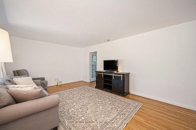 9125 Cecile Way, Sacramento, CA 95826