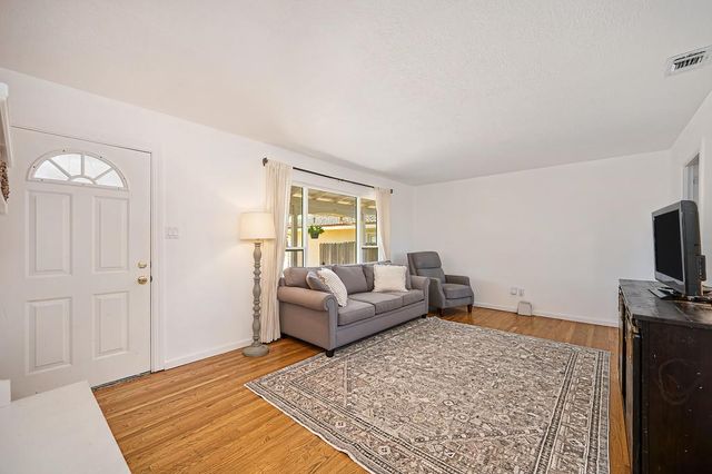 9125 Cecile Way, Sacramento, CA 95826