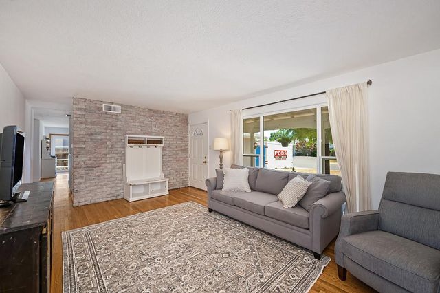 9125 Cecile Way, Sacramento, CA 95826
