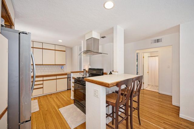 9125 Cecile Way, Sacramento, CA 95826