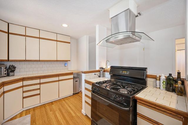 9125 Cecile Way, Sacramento, CA 95826