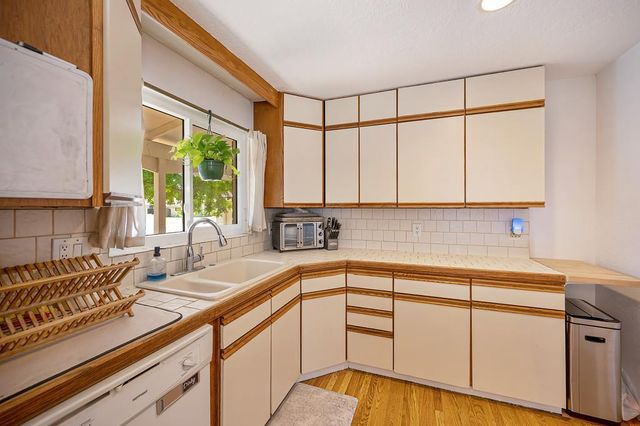 9125 Cecile Way, Sacramento, CA 95826