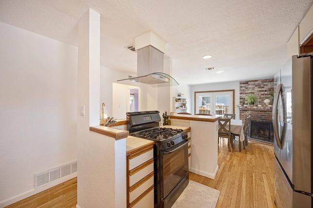 9125 Cecile Way, Sacramento, CA 95826