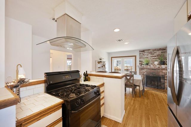 9125 Cecile Way, Sacramento, CA 95826