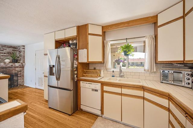 9125 Cecile Way, Sacramento, CA 95826