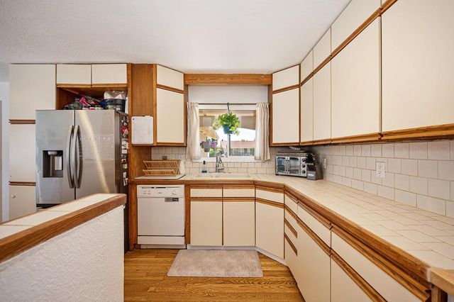 9125 Cecile Way, Sacramento, CA 95826