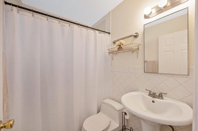 9125 Cecile Way, Sacramento, CA 95826