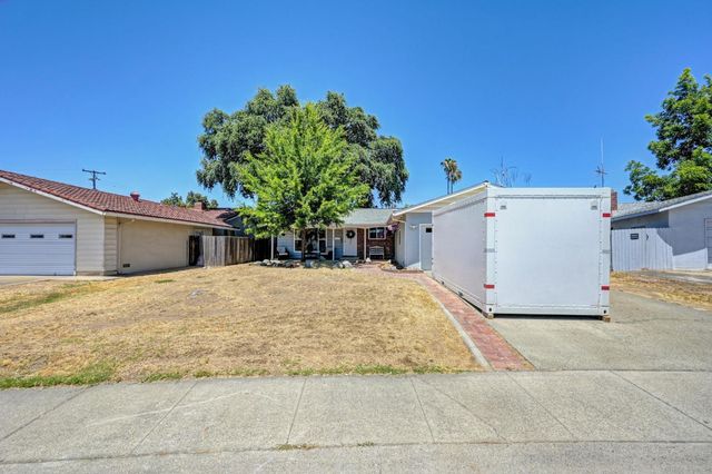 9125 Cecile Way, Sacramento, CA 95826