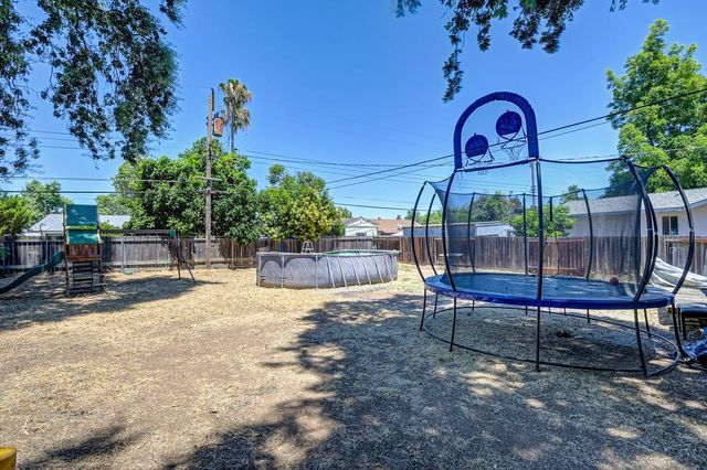 9125 Cecile Way, Sacramento, CA 95826