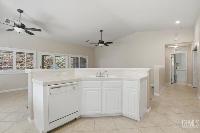 11708 Indian Hawthorne Street, Bakersfield, CA 93311