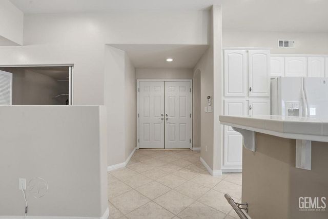 11708 Indian Hawthorne Street, Bakersfield, CA 93311