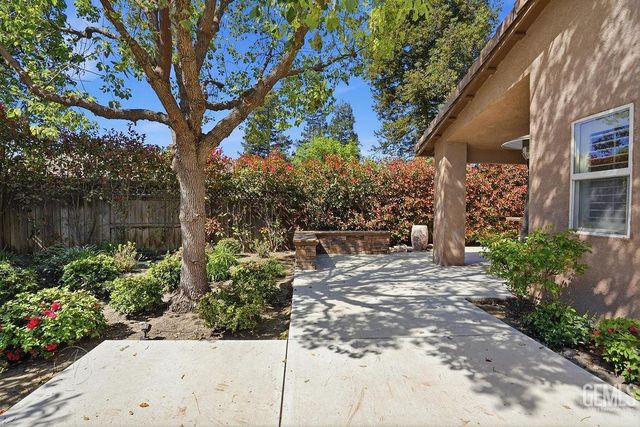 11708 Indian Hawthorne Street, Bakersfield, CA 93311