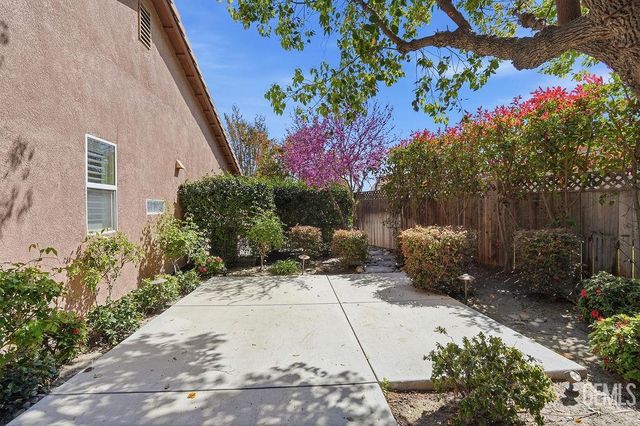 11708 Indian Hawthorne Street, Bakersfield, CA 93311