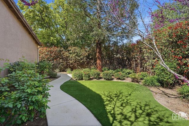 11708 Indian Hawthorne Street, Bakersfield, CA 93311