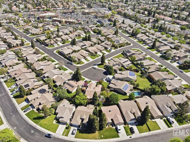 11708 Indian Hawthorne Street, Bakersfield, CA 93311