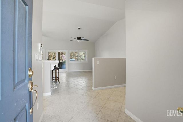 11708 Indian Hawthorne Street, Bakersfield, CA 93311