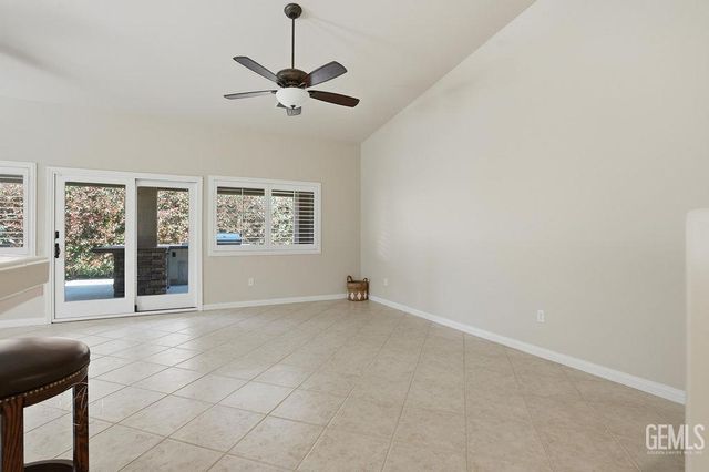 11708 Indian Hawthorne Street, Bakersfield, CA 93311