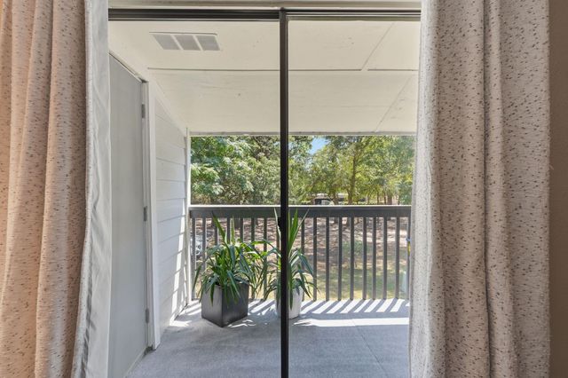 13151 Walden Road 120, Montgomery, TX 77356