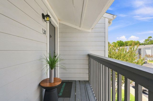 13151 Walden Road 120, Montgomery, TX 77356