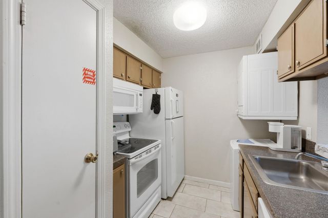 13151 Walden Road 120, Montgomery, TX 77356