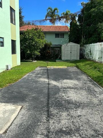 1530 SW 2nd Street 104, Miami, FL 33135