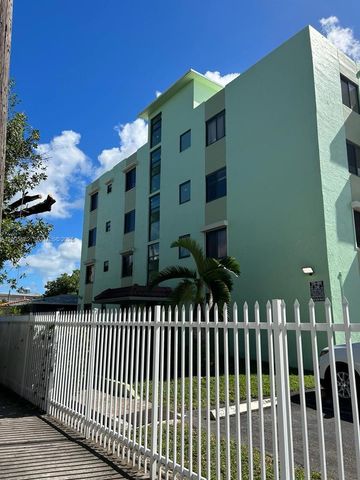 1530 SW 2nd Street 104, Miami, FL 33135