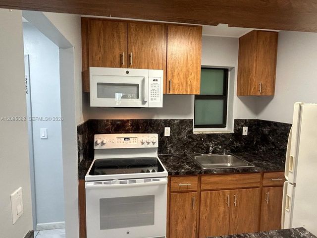 1530 SW 2nd Street 104, Miami, FL 33135
