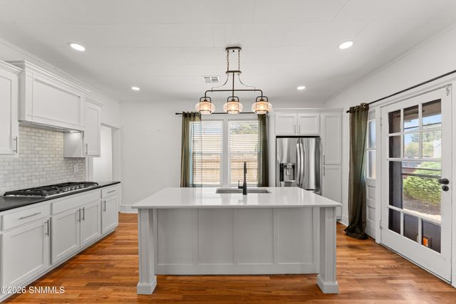 712 W Court Avenue, Las Cruces, NM 88005