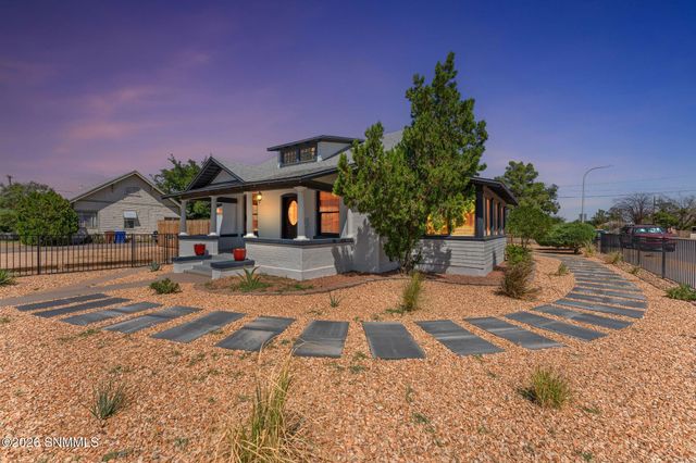 712 W Court Avenue, Las Cruces, NM 88005