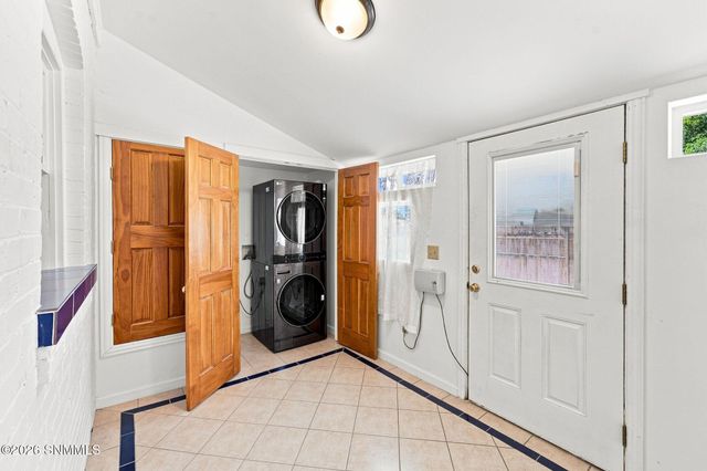 712 W Court Avenue, Las Cruces, NM 88005
