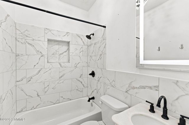 712 W Court Avenue, Las Cruces, NM 88005