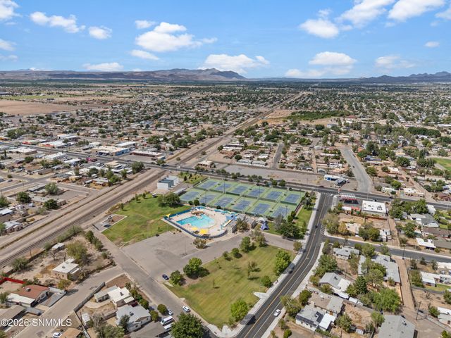 712 W Court Avenue, Las Cruces, NM 88005