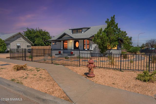 712 W Court Avenue, Las Cruces, NM 88005