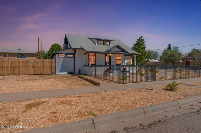 712 W Court Avenue, Las Cruces, NM 88005