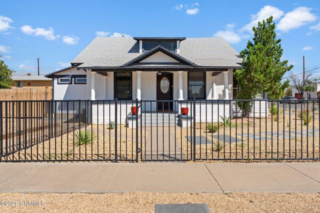 712 W Court Avenue, Las Cruces, NM 88005